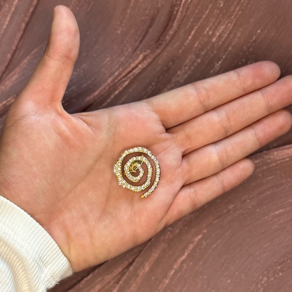 Gold Spiral Brooch with Crystals - Picture 12 of 12